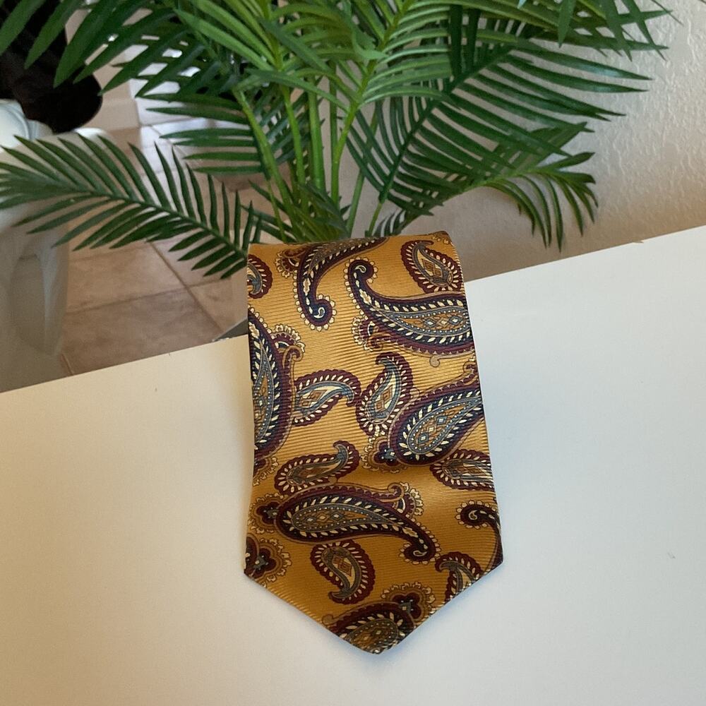 T. Harris London Mens One Size Paisley Pattern Tie